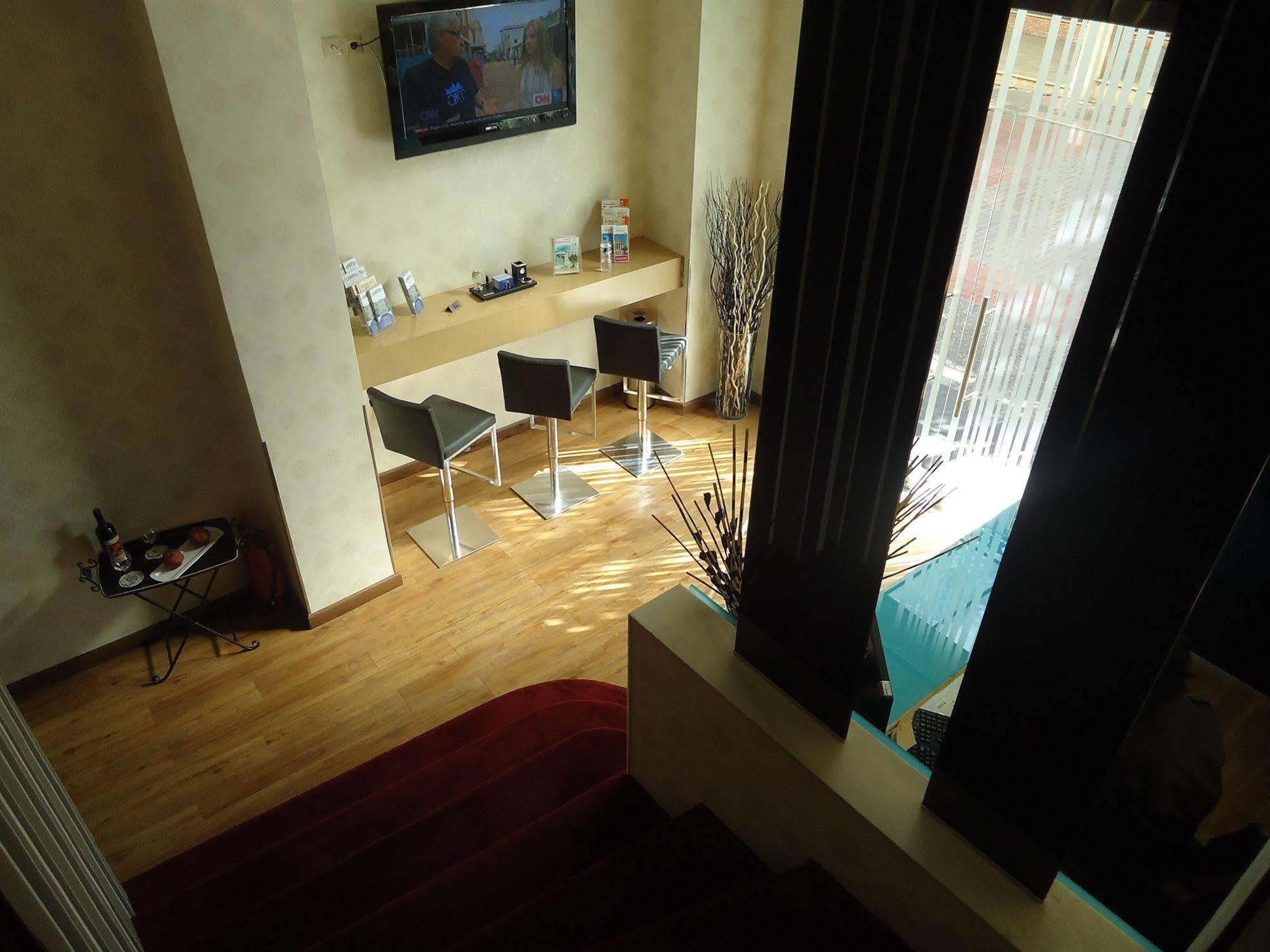 Cosmopolit Hotel Athena Bagian luar foto